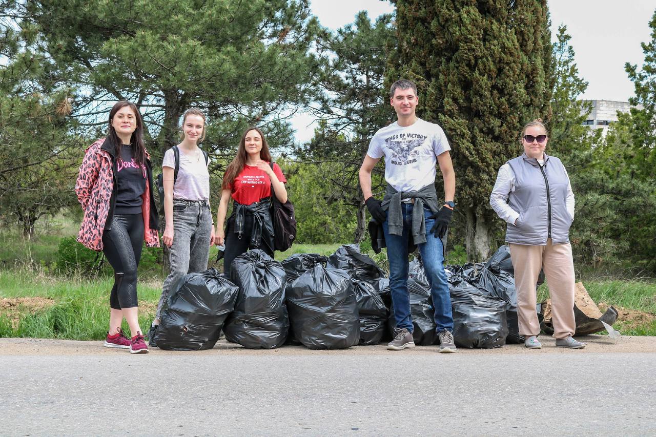 Сотрудники здравоохранения за чистый город!