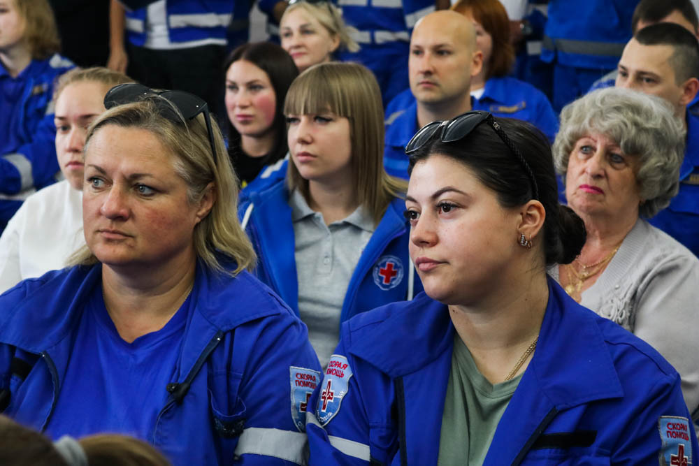 Люди особой закалки: специалисты скорой помощи отмечают профессиональный праздник