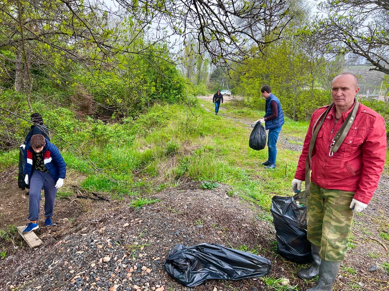 Сотрудники Департамента здравоохранения города Севастополя присоединились ко Всероссийскому субботнику