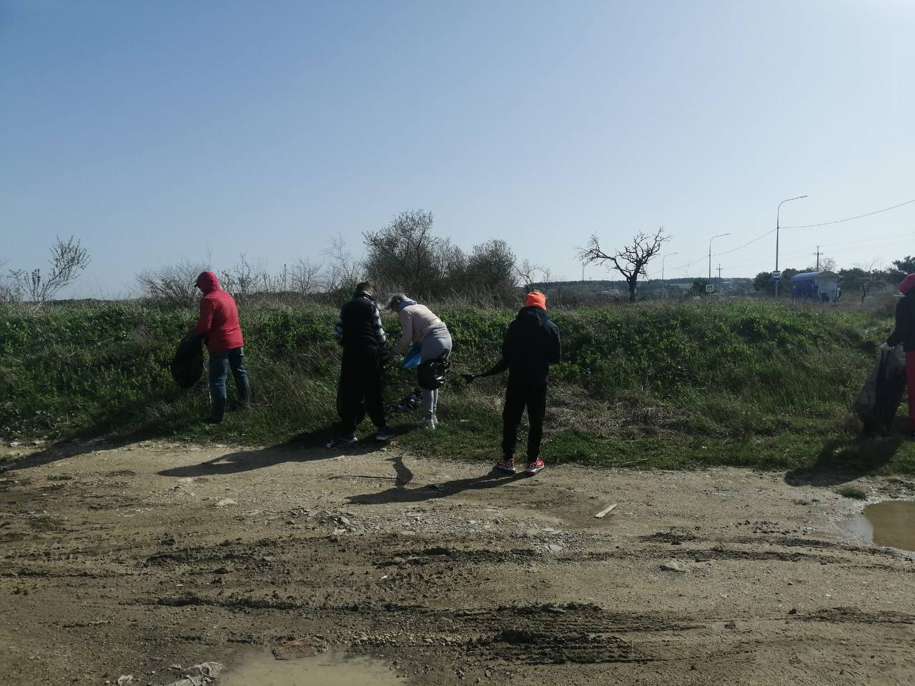 Сотрудники Департамента здравоохранения присоединились к общегородскому субботнику