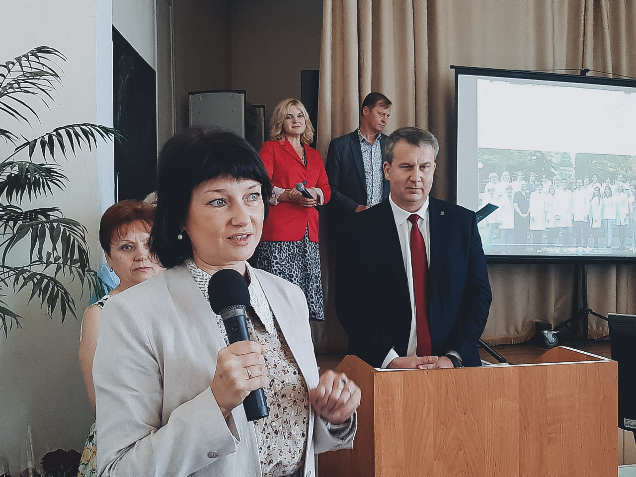 Директор Департамента здравоохранения и его заместители поздравили медицинских работников с профессиональным праздником