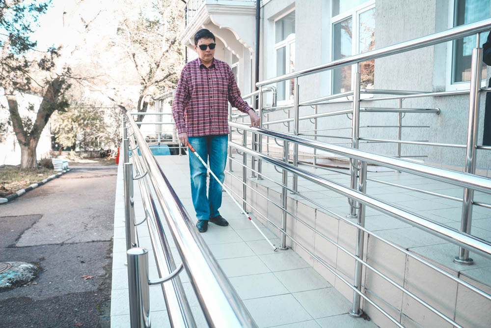 Инклюзивное взаимодействие: для медиков прошел семинар по навыкам работы с пациентами с ограниченным возможностями по зрению