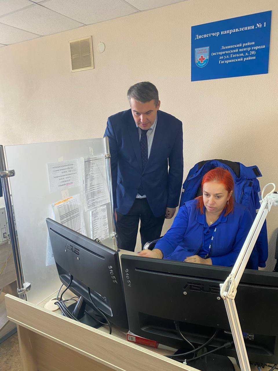 Виталий Денисов провел административный обход на центральной станции скорой помощи. 