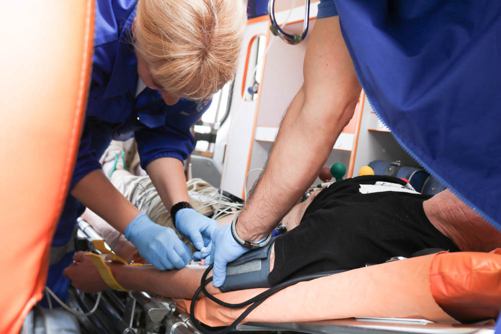 Люди особой закалки: специалисты скорой помощи отмечают профессиональный праздник