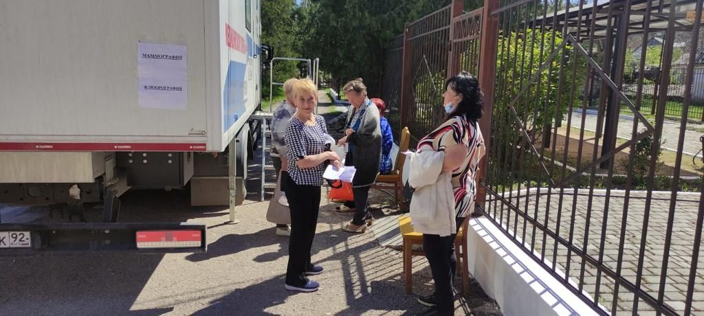 Специалисты городской больницы № 9 продолжают дни здоровья для сельчан