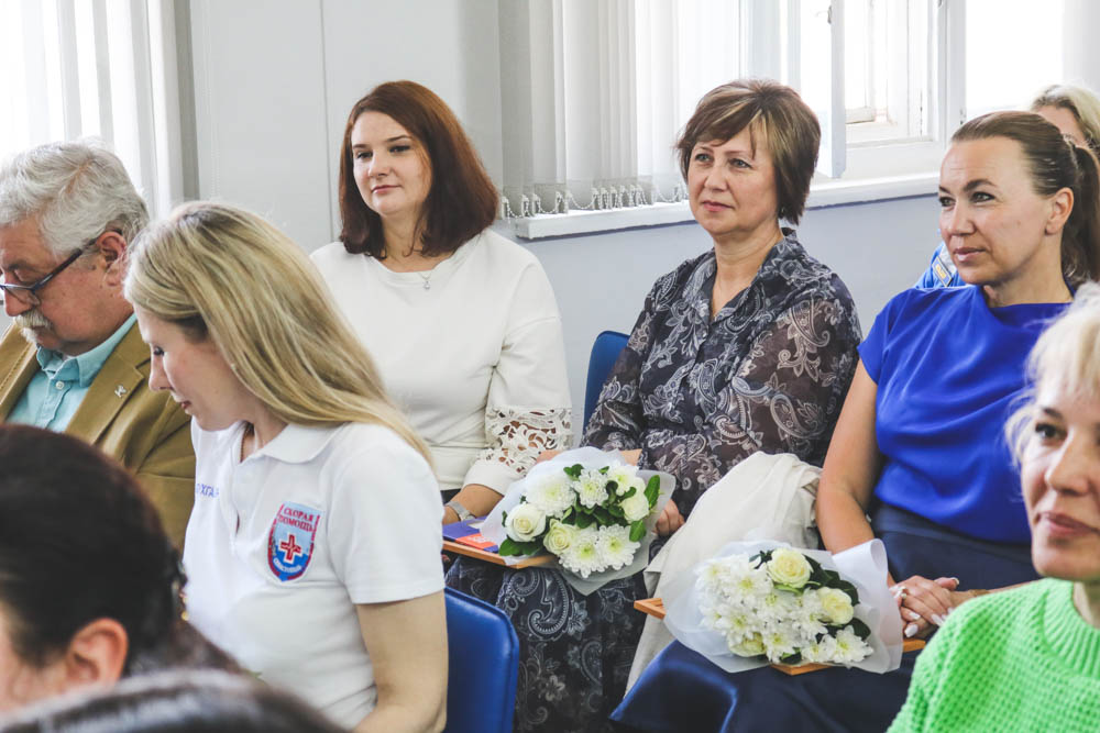 Люди особой закалки: специалисты скорой помощи отмечают профессиональный праздник