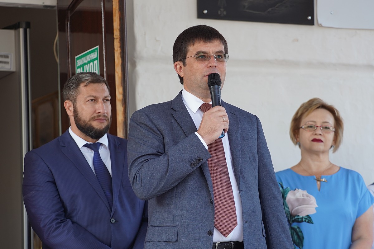 Сергей Шеховцов поздравил студентов севастопольского медицинского колледжа с началом нового учебного года