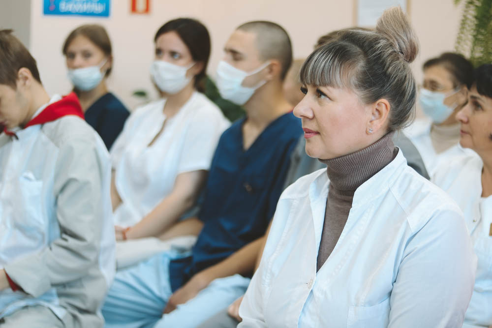 Инклюзивное взаимодействие: для медиков прошел семинар по навыкам работы с пациентами с ограниченным возможностями по зрению