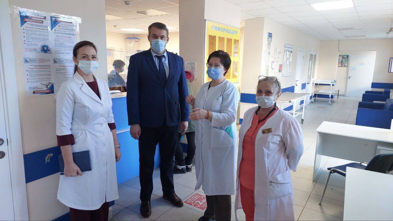 Директор Департамента здравоохранения Виталий Денисов провел административные обходы