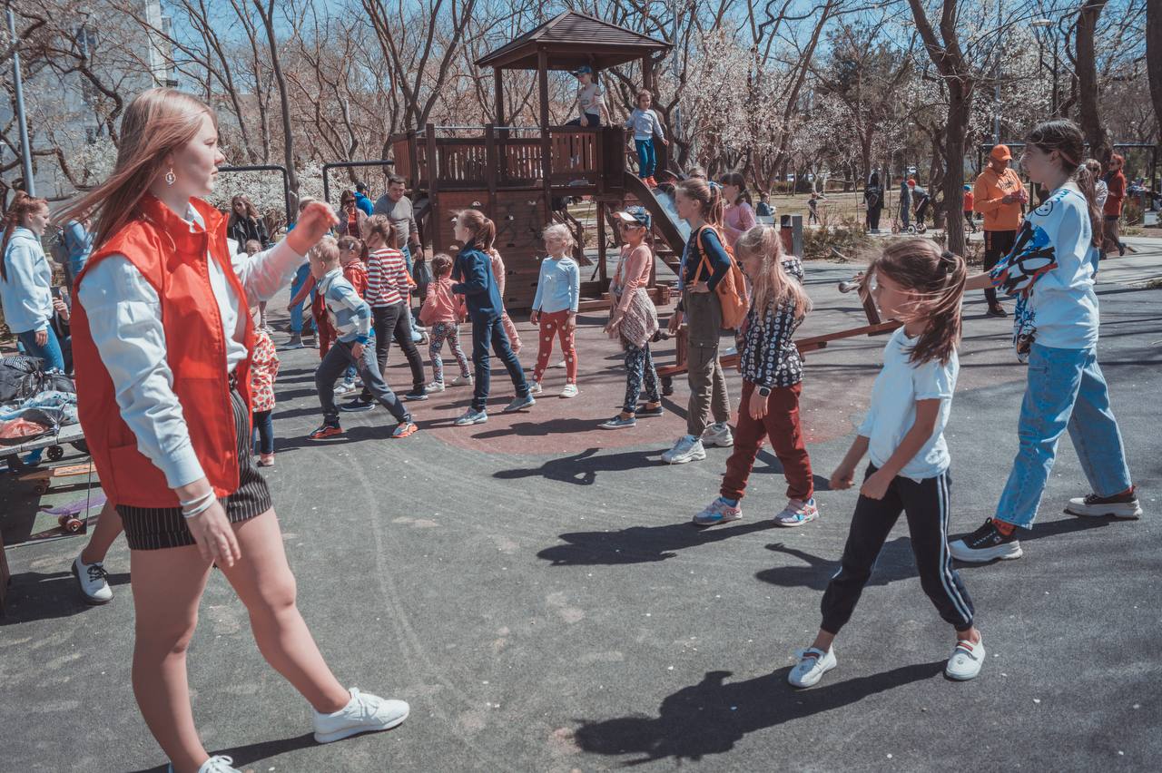 10 апреля в сквере 60 - летия СССР провели День здоровья.