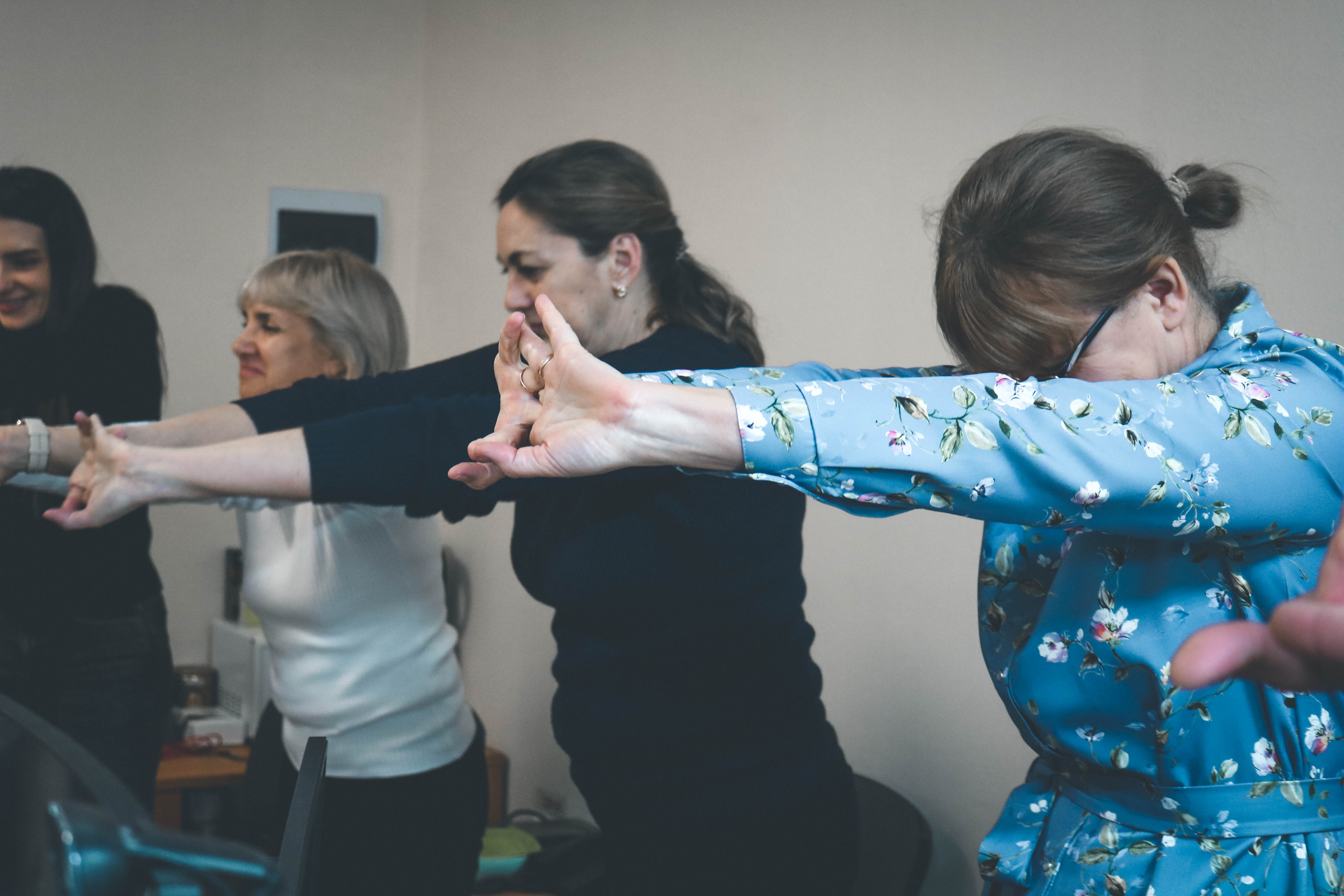 «Подзарядка» для всех: врачи Центра медицинской профилактики провели гимнастику для офисных работников