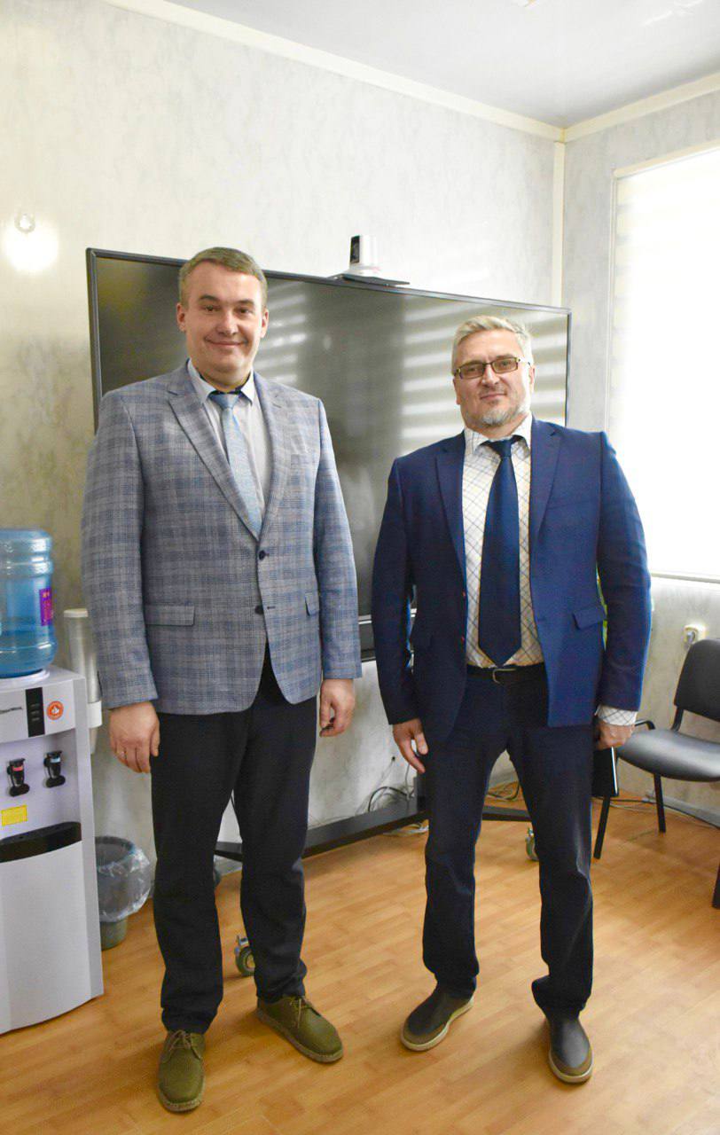 Виталий Денисов провел планерное совещание в Кожно-венерологическом диспансере