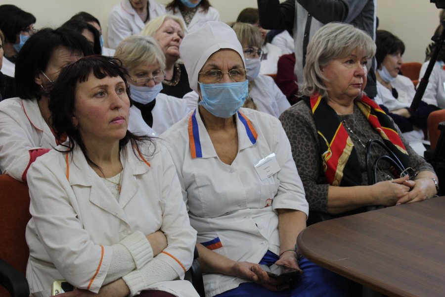 Правительство Севастополя проведет проверку системы начисления заработной платы сотрудникам детской поликлиники №2