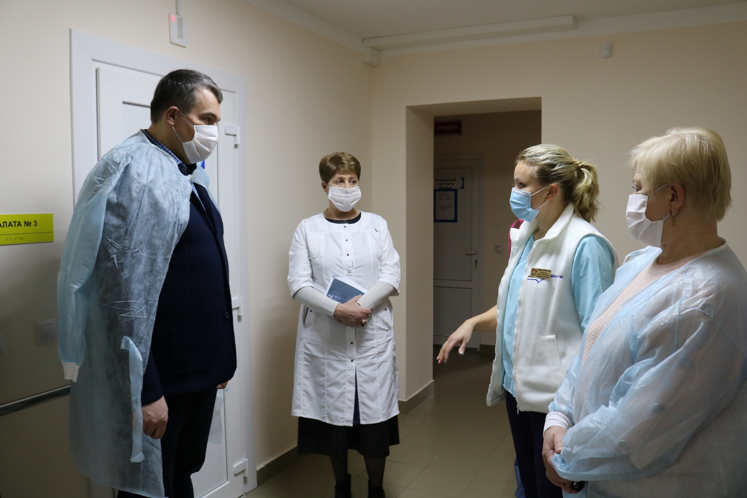 Директор Департамента здравоохранения Виталий Денисов 20 марта провёл административный обход в Инкермане