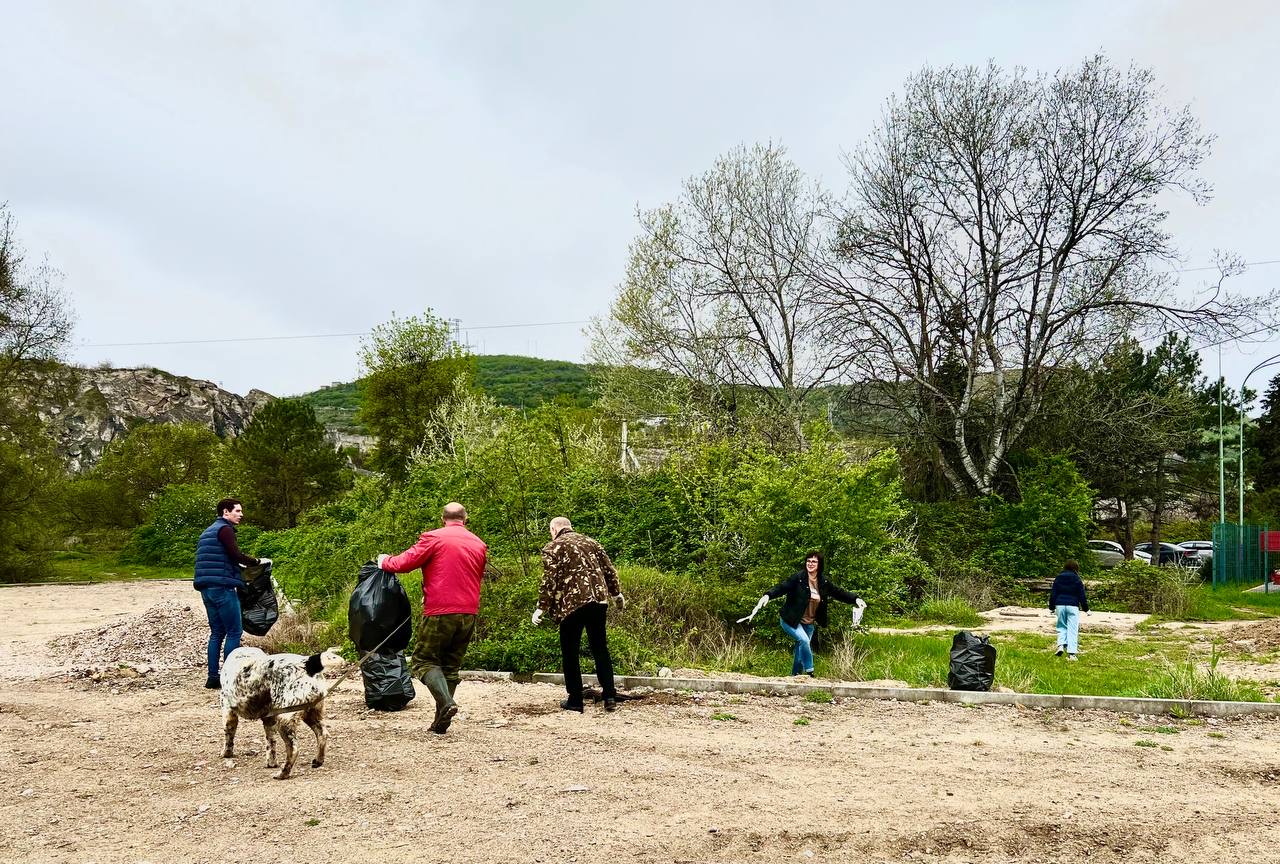 Сотрудники Департамента здравоохранения города Севастополя присоединились ко Всероссийскому субботнику