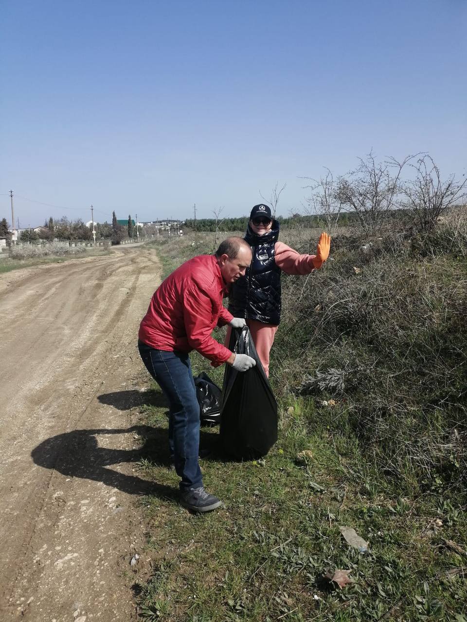 Сотрудники Департамента здравоохранения присоединились к общегородскому субботнику