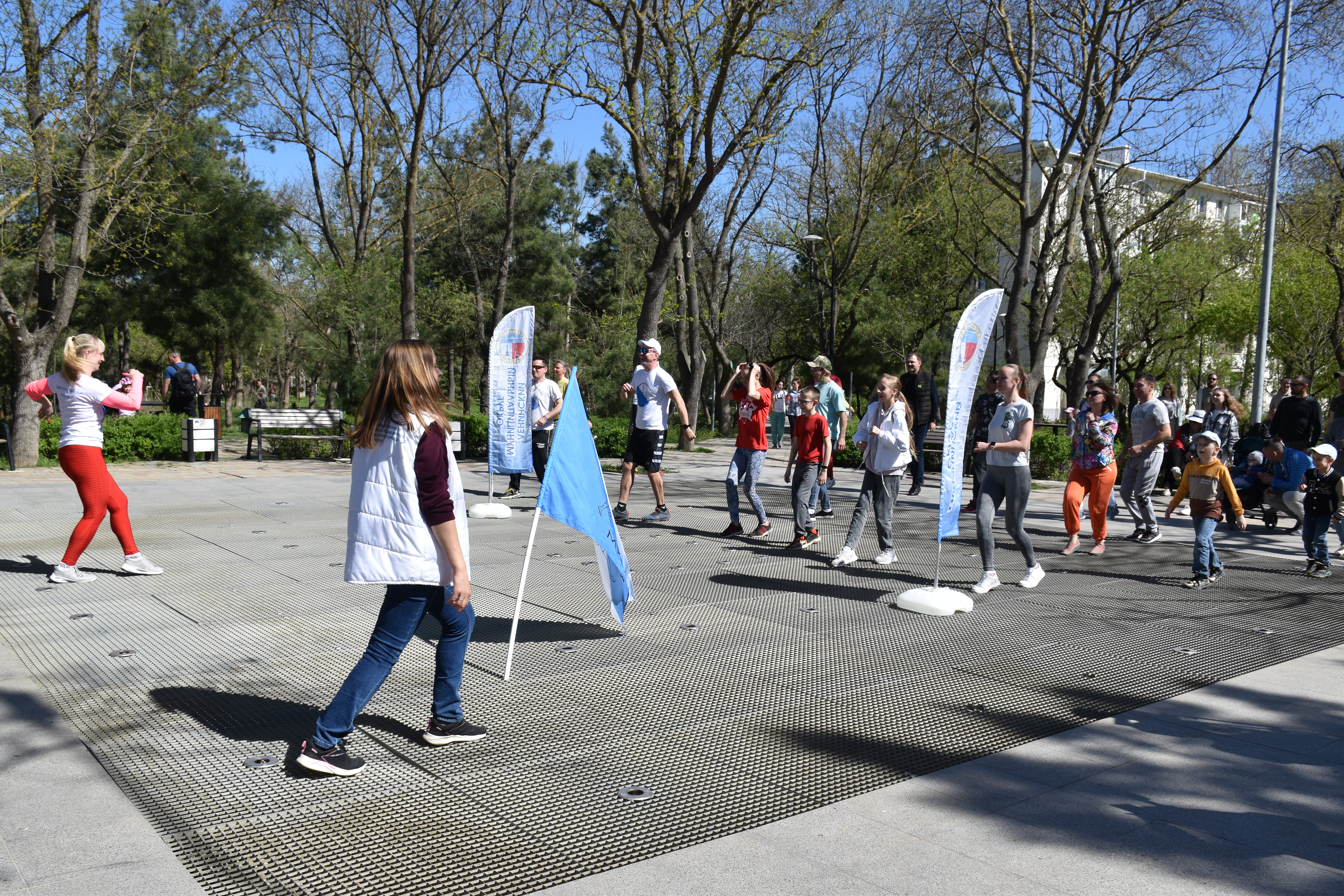 «10000 шагов к жизни» делали севастопольцы в рамках Всемирного дня здоровья