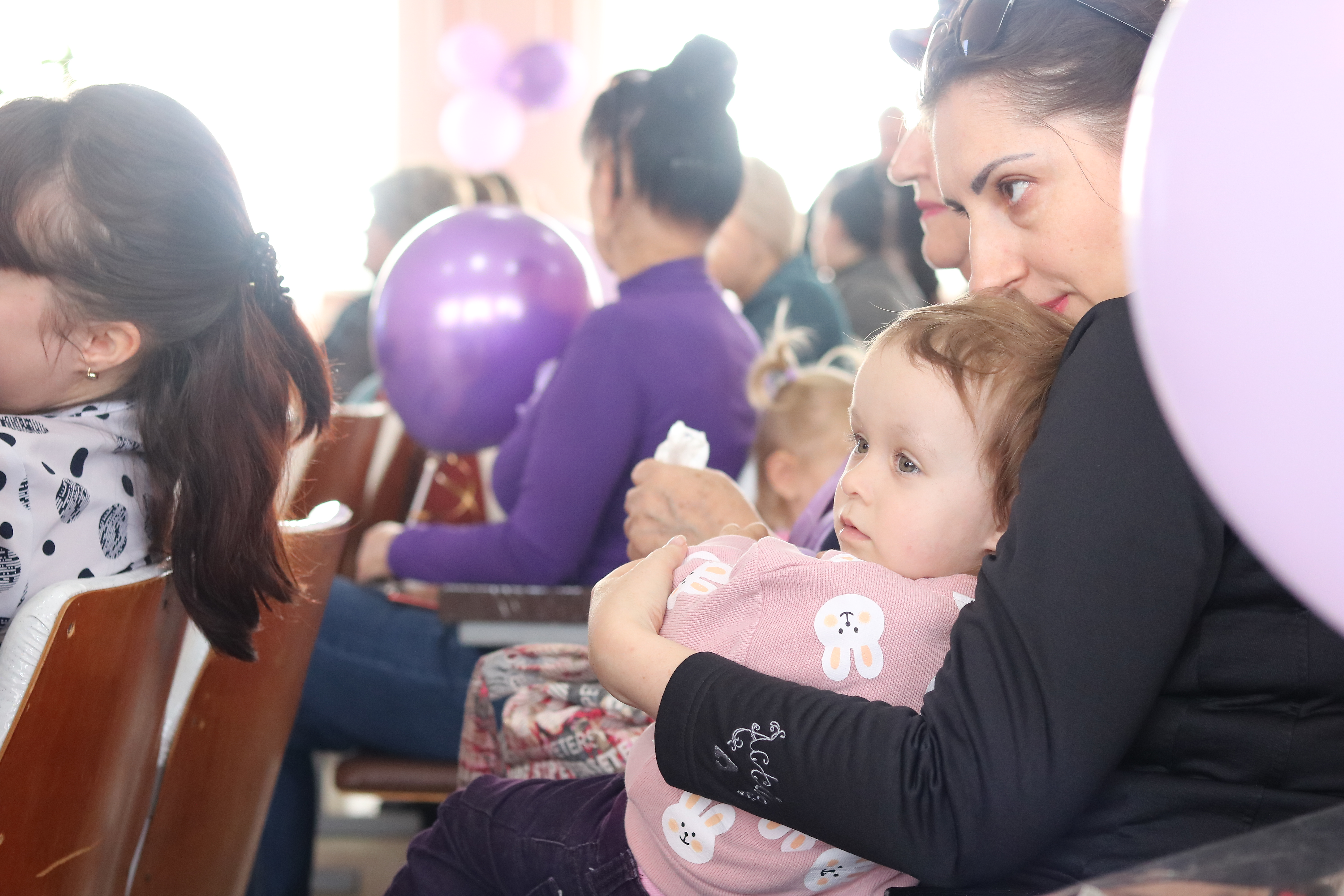 Право на чудо: малыши и их родители пришли в гости к врачам по случаю Международного дня недоношенных