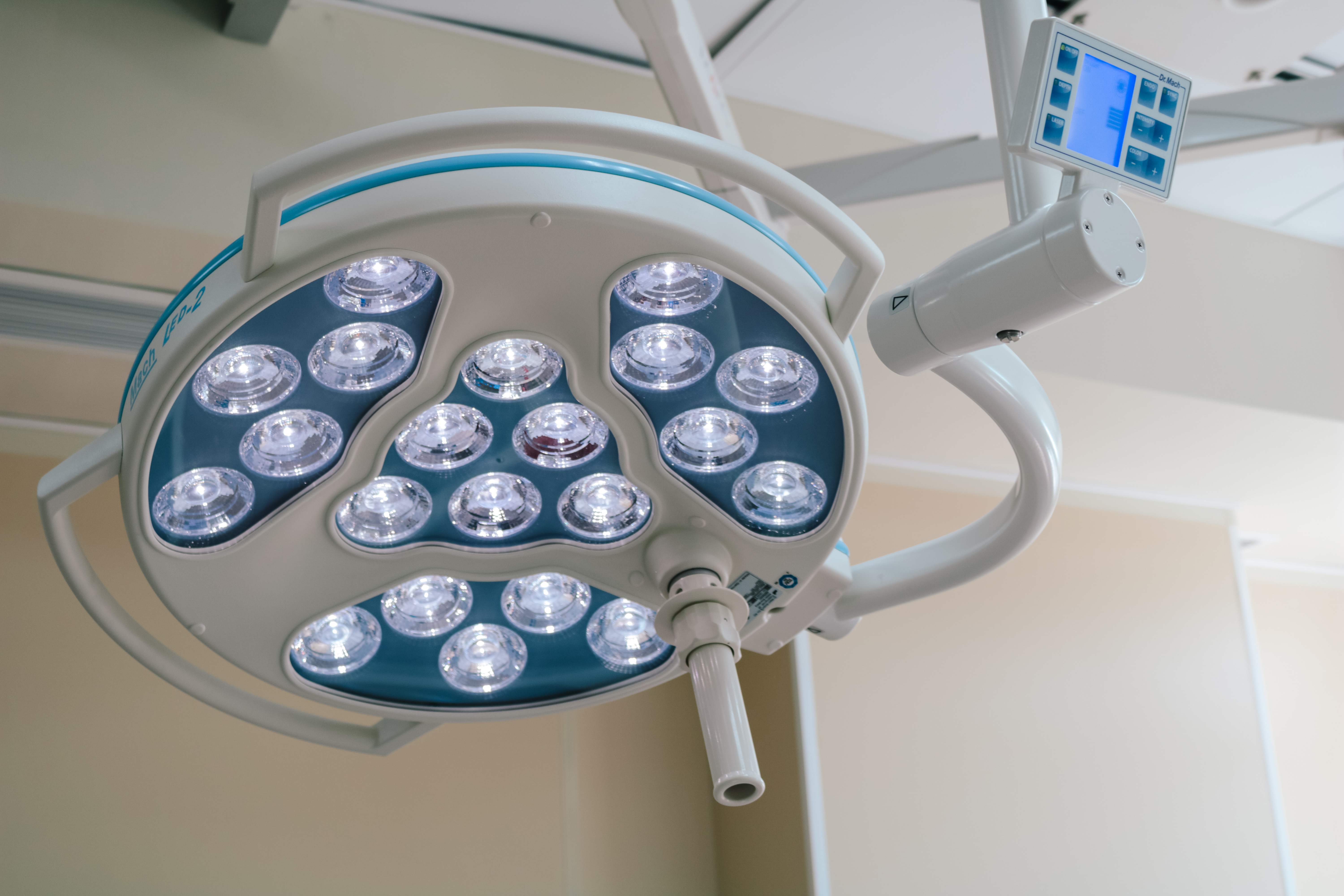 На борьбу с раком: в Севастопольском городском онкологическом диспансере им. А.А Задорожного работает новый ангиограф