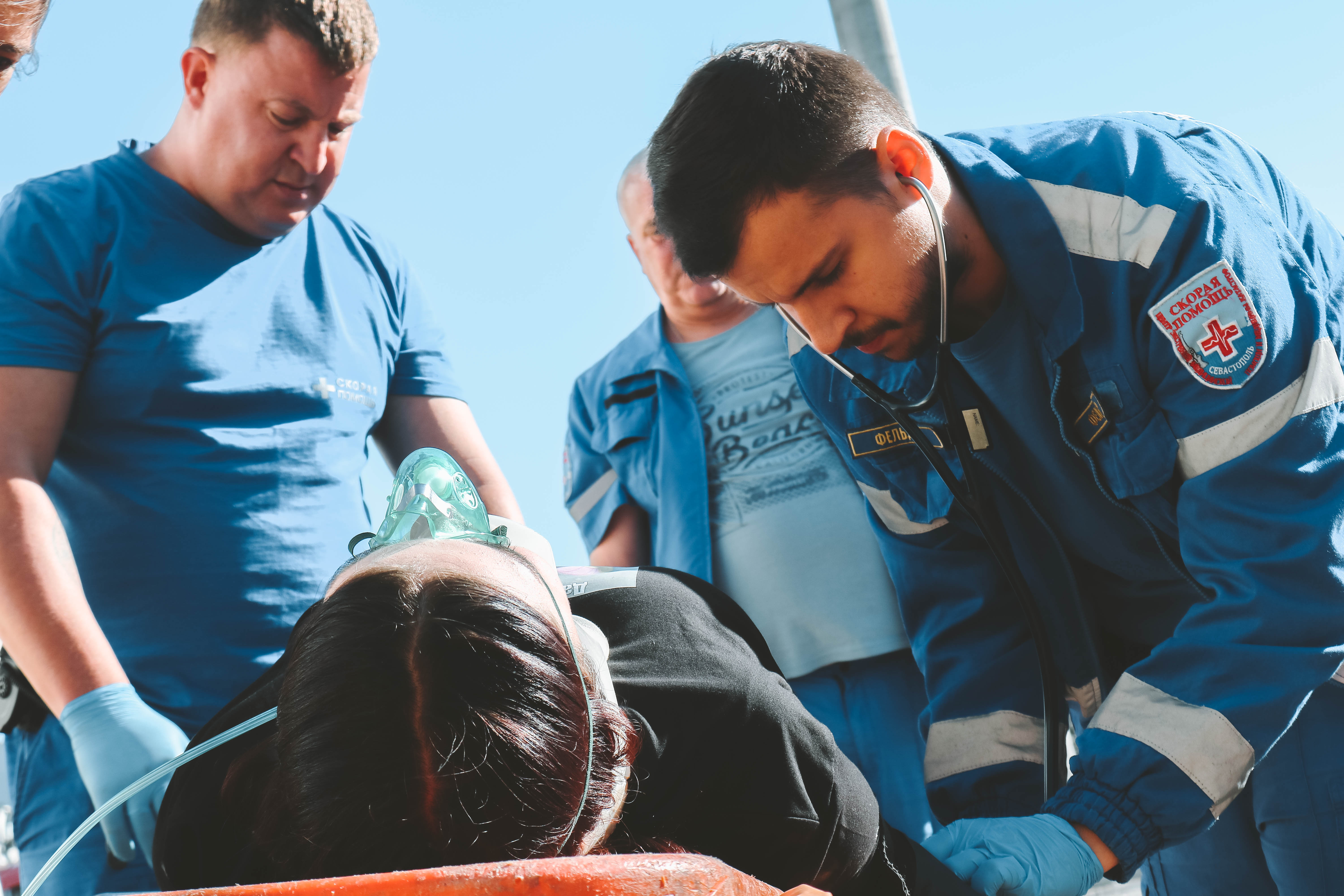 Люди особой закалки: специалисты скорой помощи отмечают профессиональный праздник