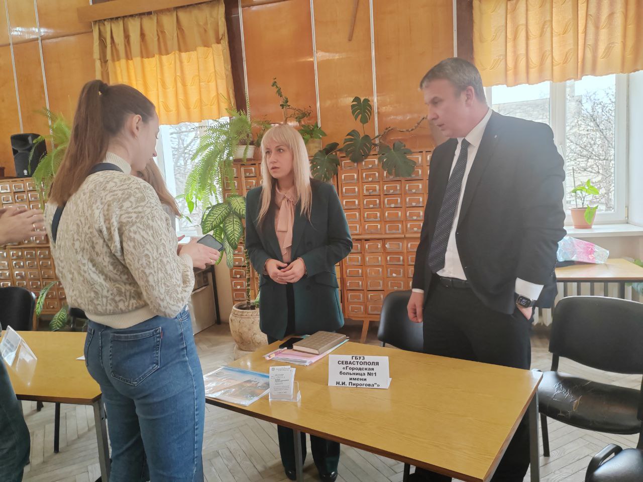 Ждём врачей-выпускников: представители Городских больниц Севастополя приняли участие в «Ярмарке вакансий»