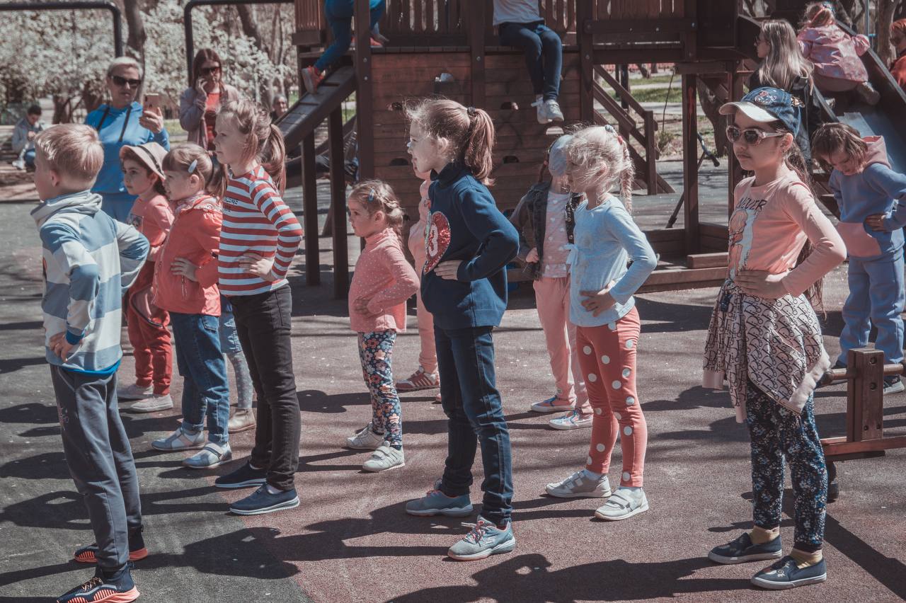 10 апреля в сквере 60 - летия СССР провели День здоровья.