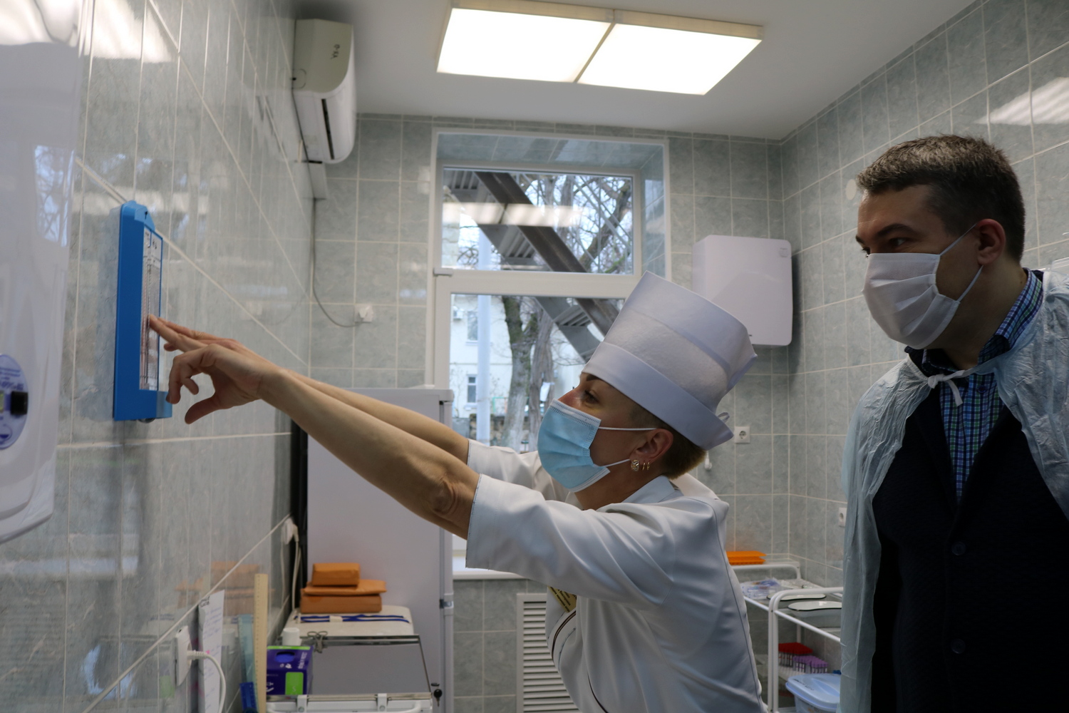 Директор Департамента здравоохранения Виталий Денисов 20 марта провёл административный обход в Инкермане