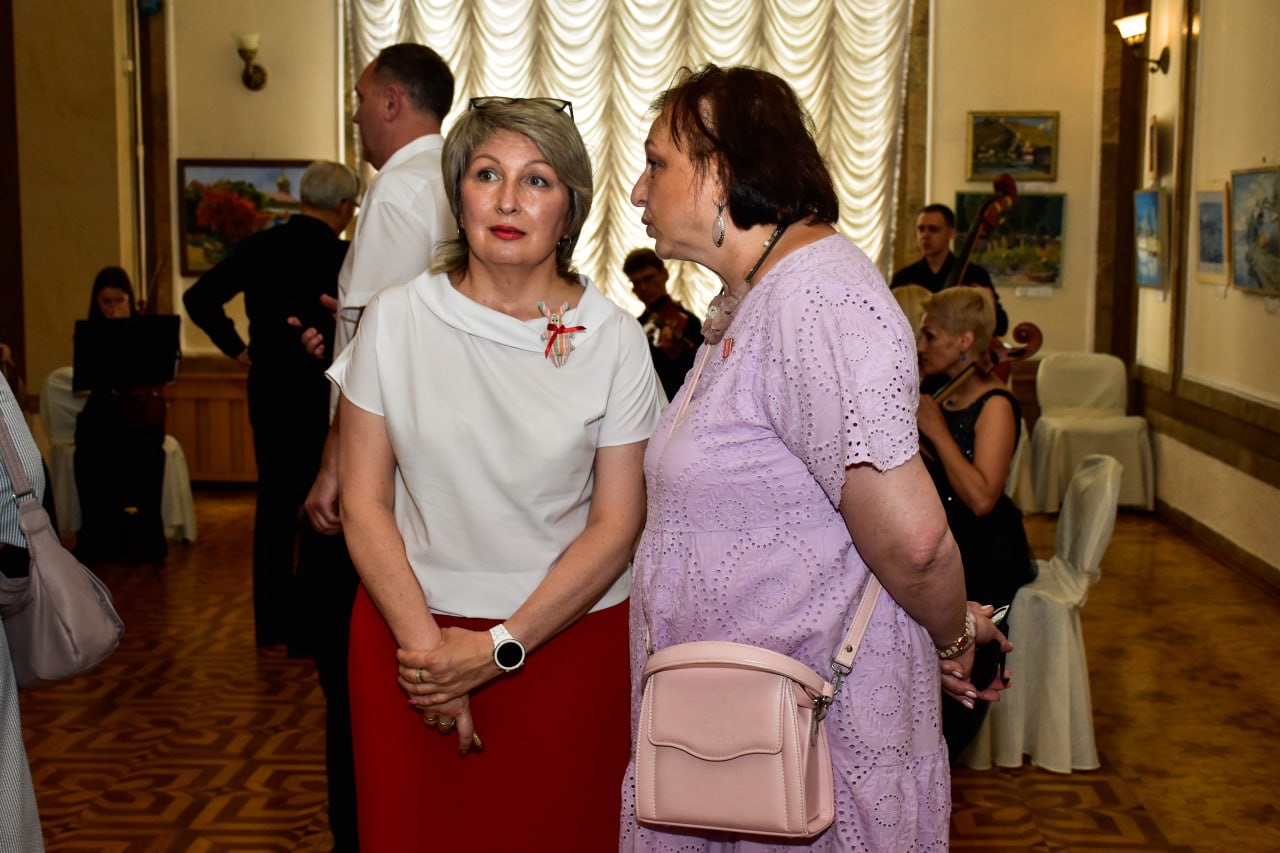 Всегда в борьбе за жизни людей: медики Севастополя принимают поздравления с профессиональным праздником