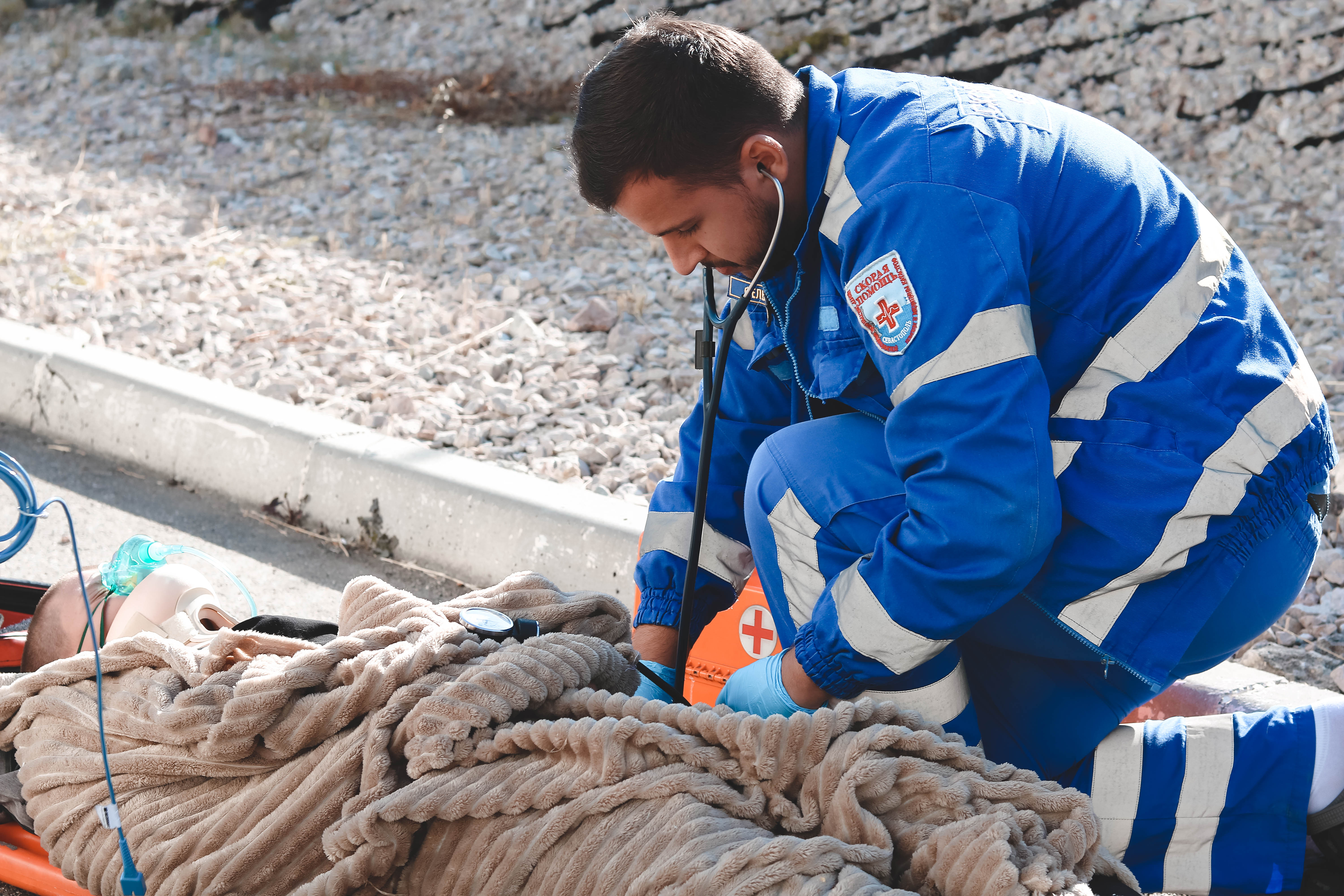 Люди особой закалки: специалисты скорой помощи отмечают профессиональный праздник