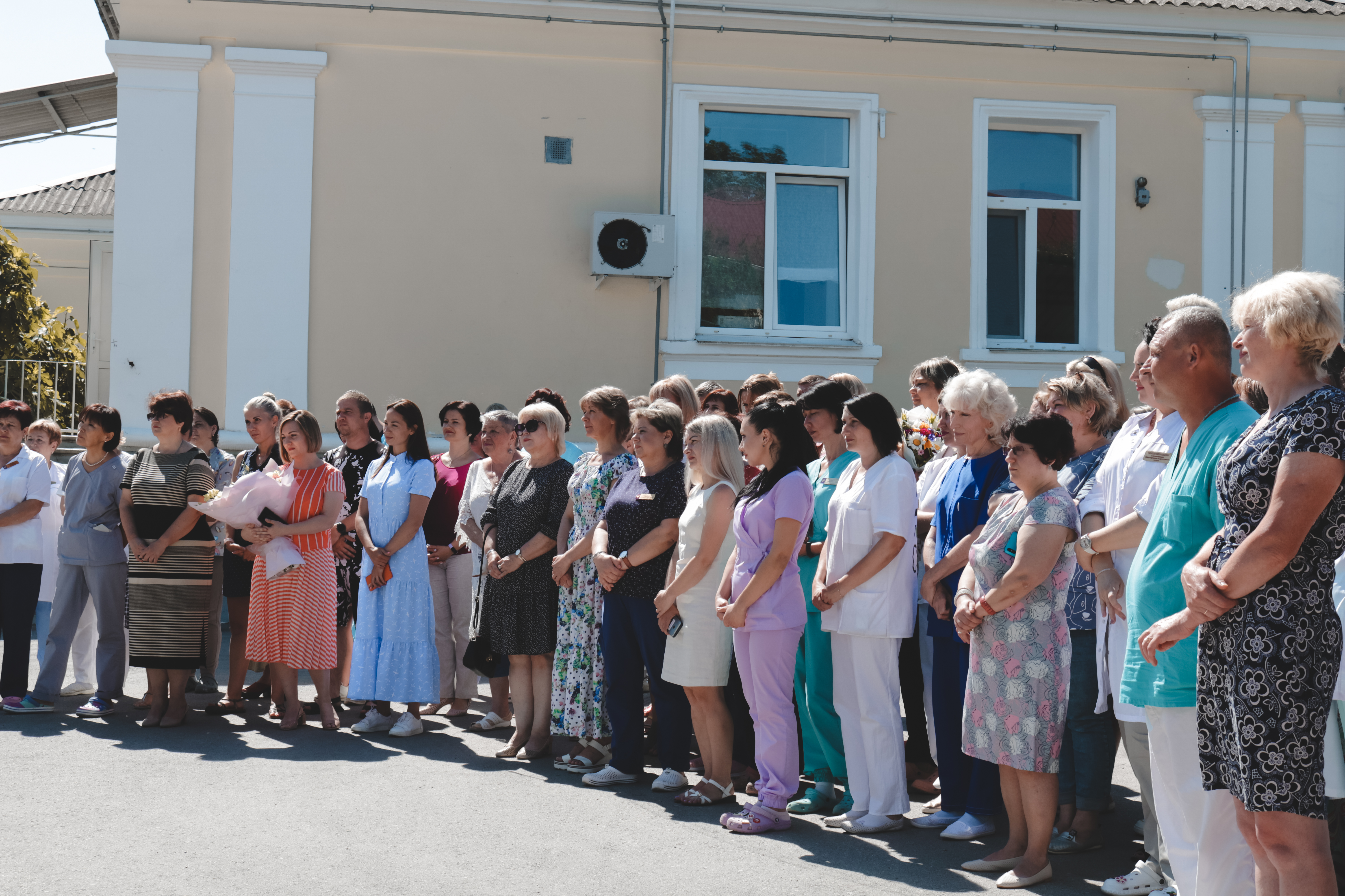 Директор Департамента здравоохранения и его заместители поздравили медицинских работников с профессиональным праздником