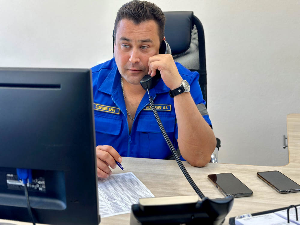 Люди особой закалки: специалисты скорой помощи отмечают профессиональный праздник