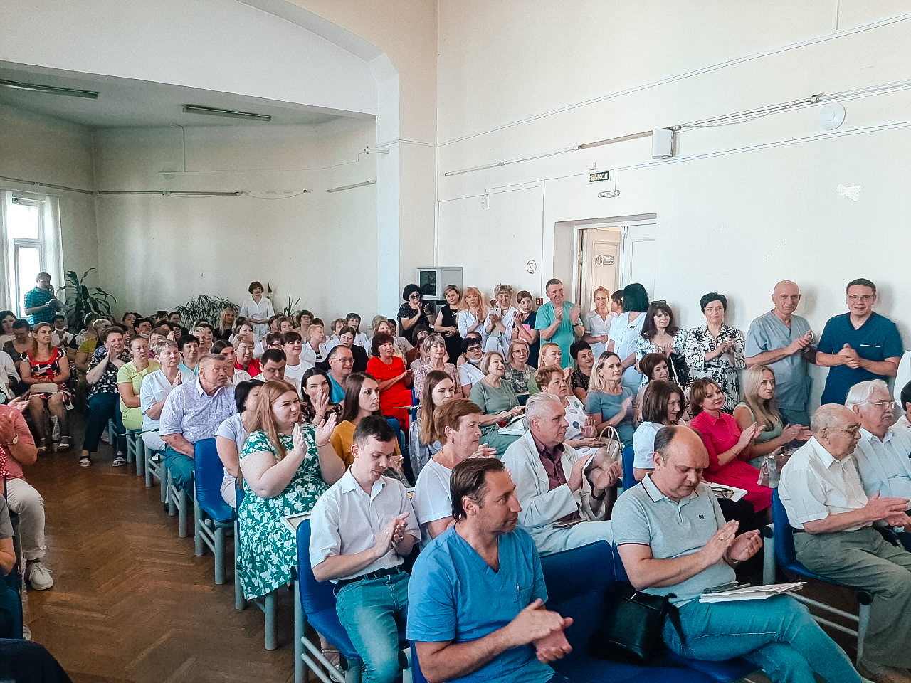 Директор Департамента здравоохранения и его заместители поздравили медицинских работников с профессиональным праздником