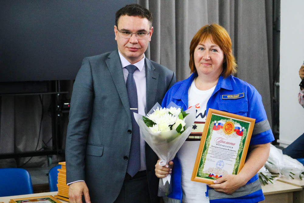 Люди особой закалки: специалисты скорой помощи отмечают профессиональный праздник