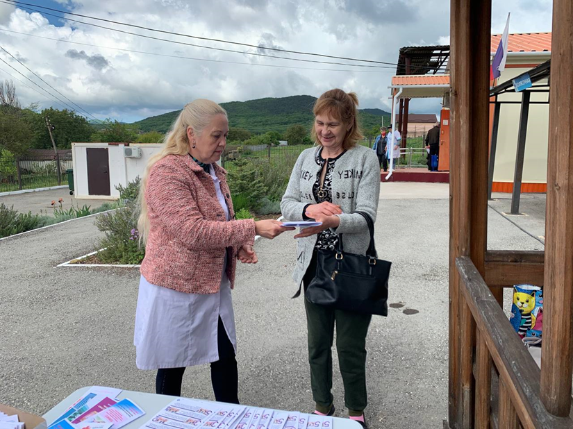 Узкие специалисты провели День здоровья для жителей села Широкое