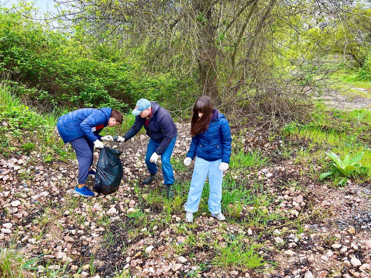 Сотрудники Департамента здравоохранения города Севастополя присоединились ко Всероссийскому субботнику