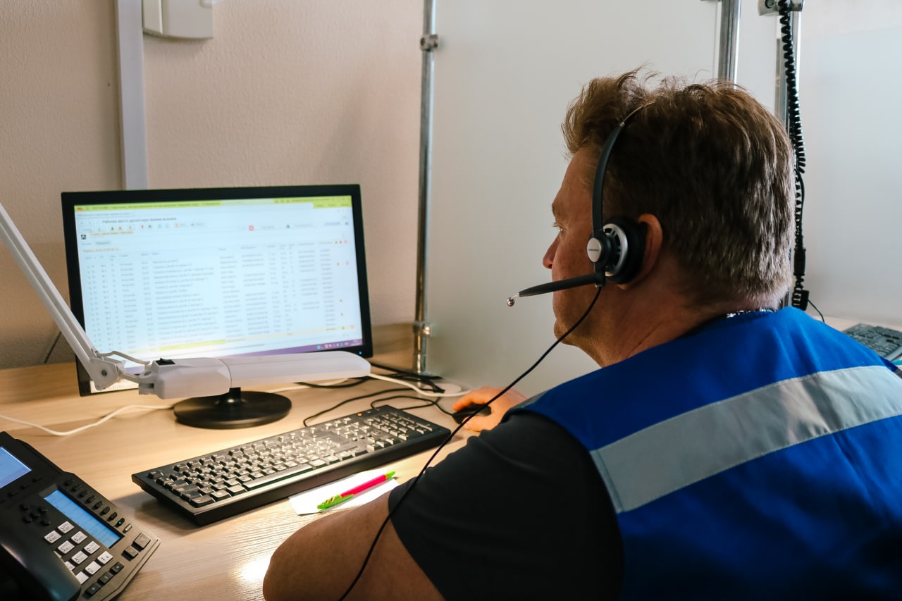 Люди, заточенные на спасение. Профессиональный праздник отмечают работники скорой медицинской помощи. 