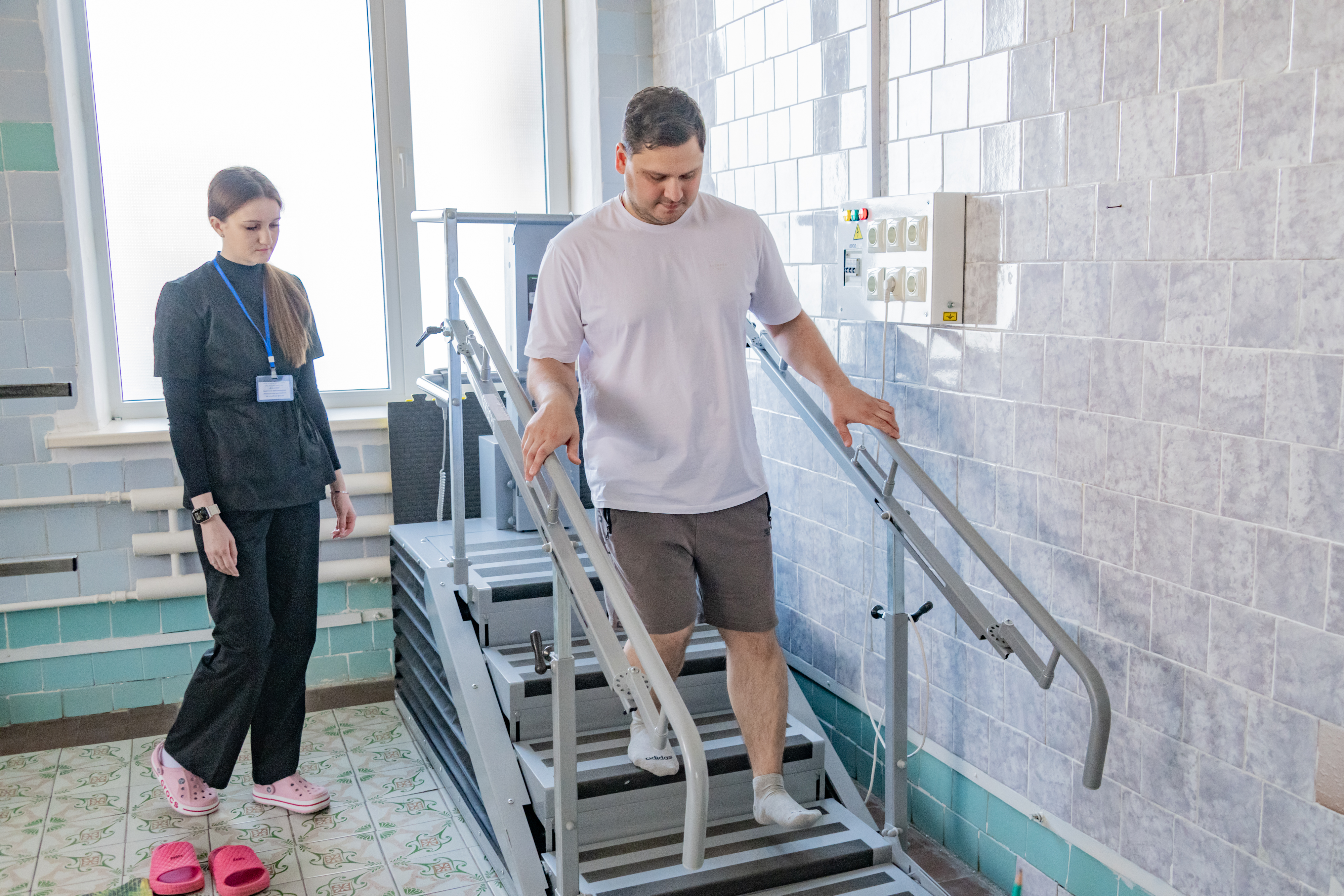 В отделении медицинской реабилитации Городской больницы № 9 Севастополя продолжают возвращать к полноценной жизни защитников Отечества