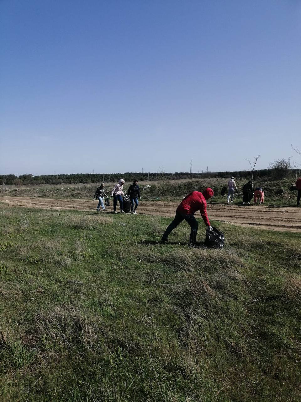 Сотрудники Департамента здравоохранения присоединились к общегородскому субботнику
