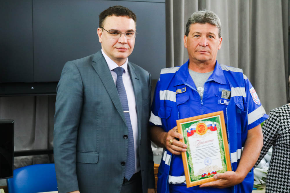 Люди особой закалки: специалисты скорой помощи отмечают профессиональный праздник