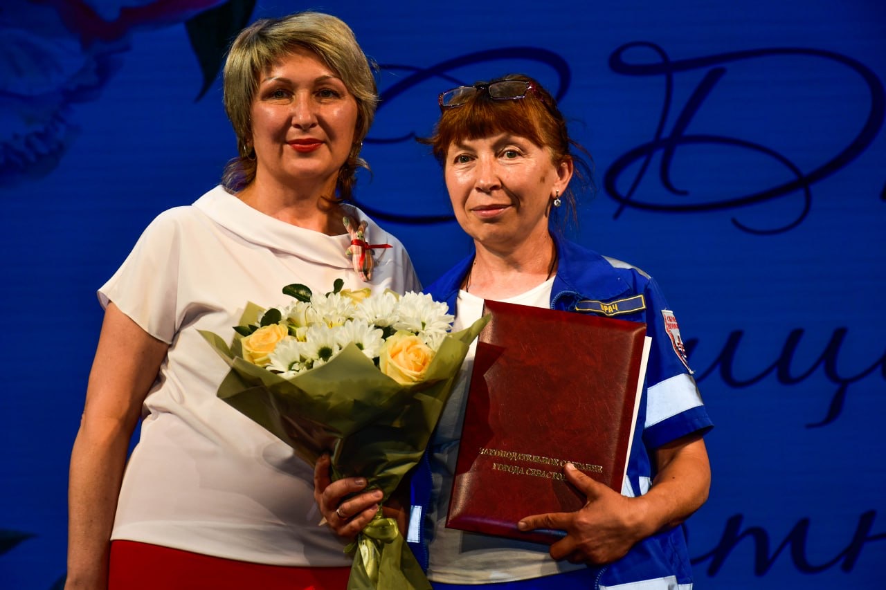 Всегда в борьбе за жизни людей: медики Севастополя принимают поздравления с профессиональным праздником