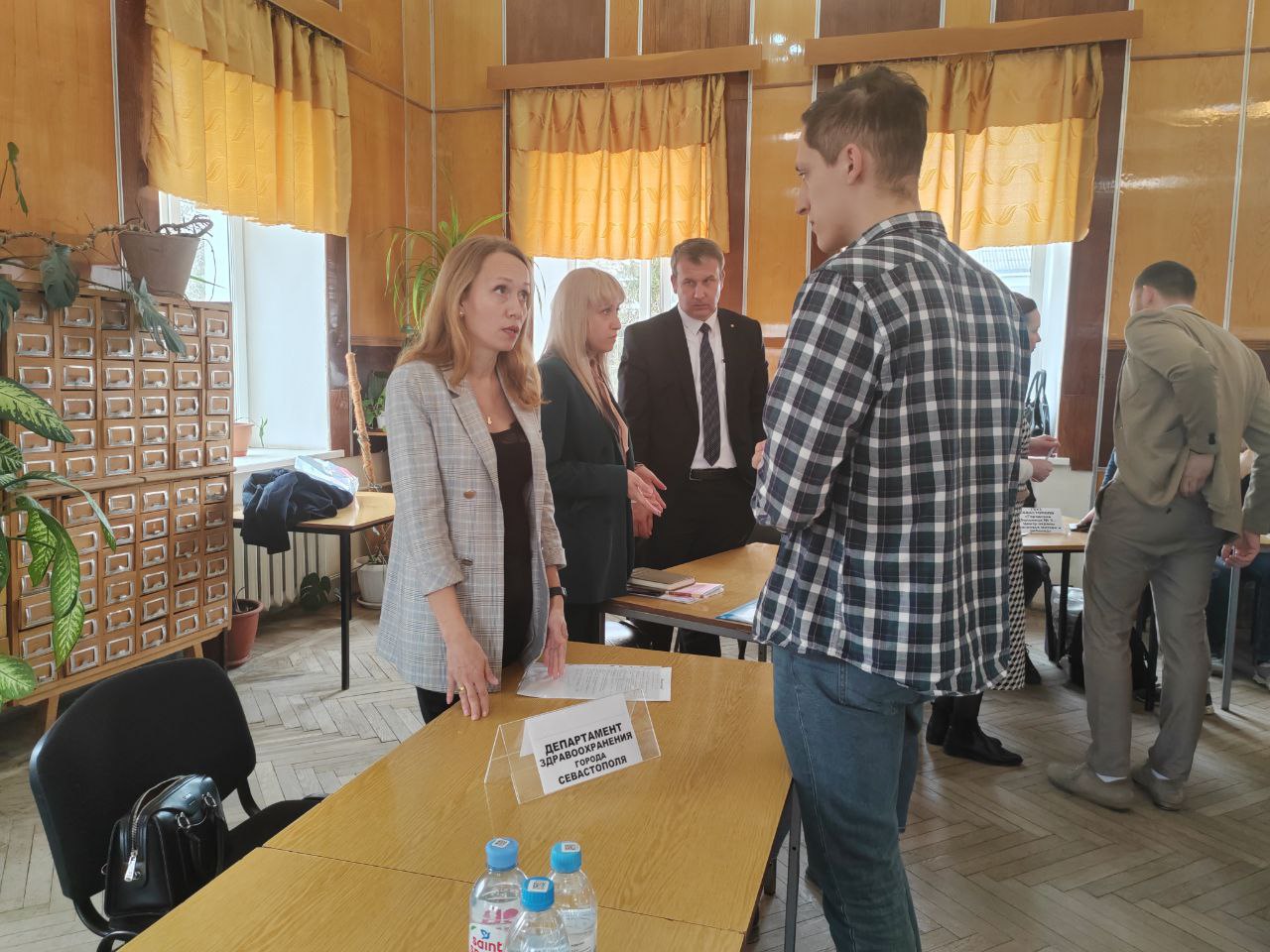 Ждём врачей-выпускников: представители Городских больниц Севастополя приняли участие в «Ярмарке вакансий»