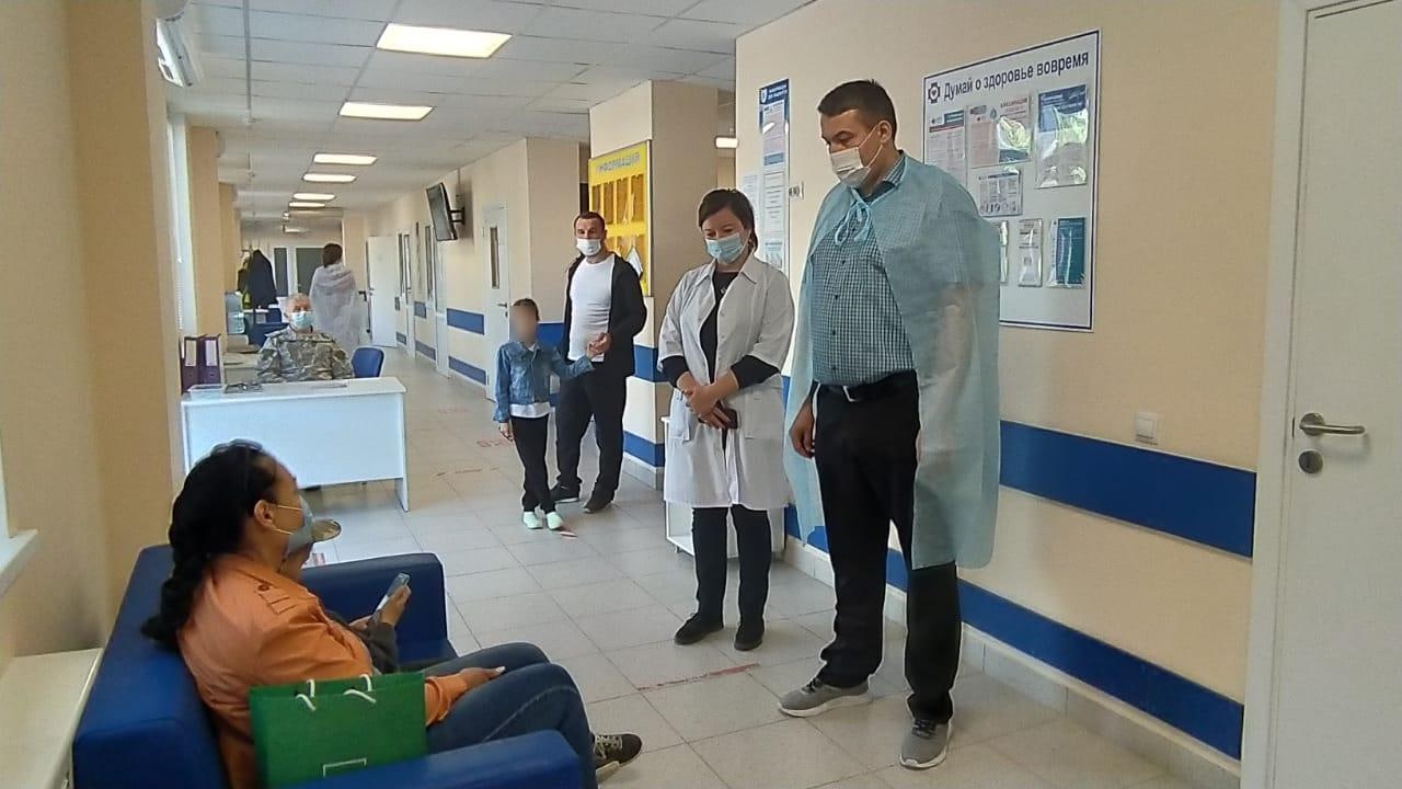 Директор Департамента здравоохранения Виталий Денисов провёл административный обход на детском комплексе