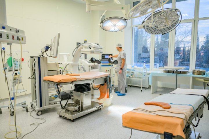 Более 400 пациентов получили оперативное лечение в обновленном урологическом отделении Городской больницы № 1