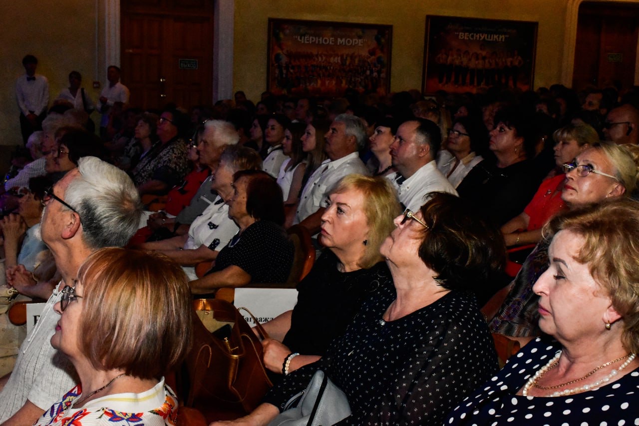 Всегда в борьбе за жизни людей: медики Севастополя принимают поздравления с профессиональным праздником