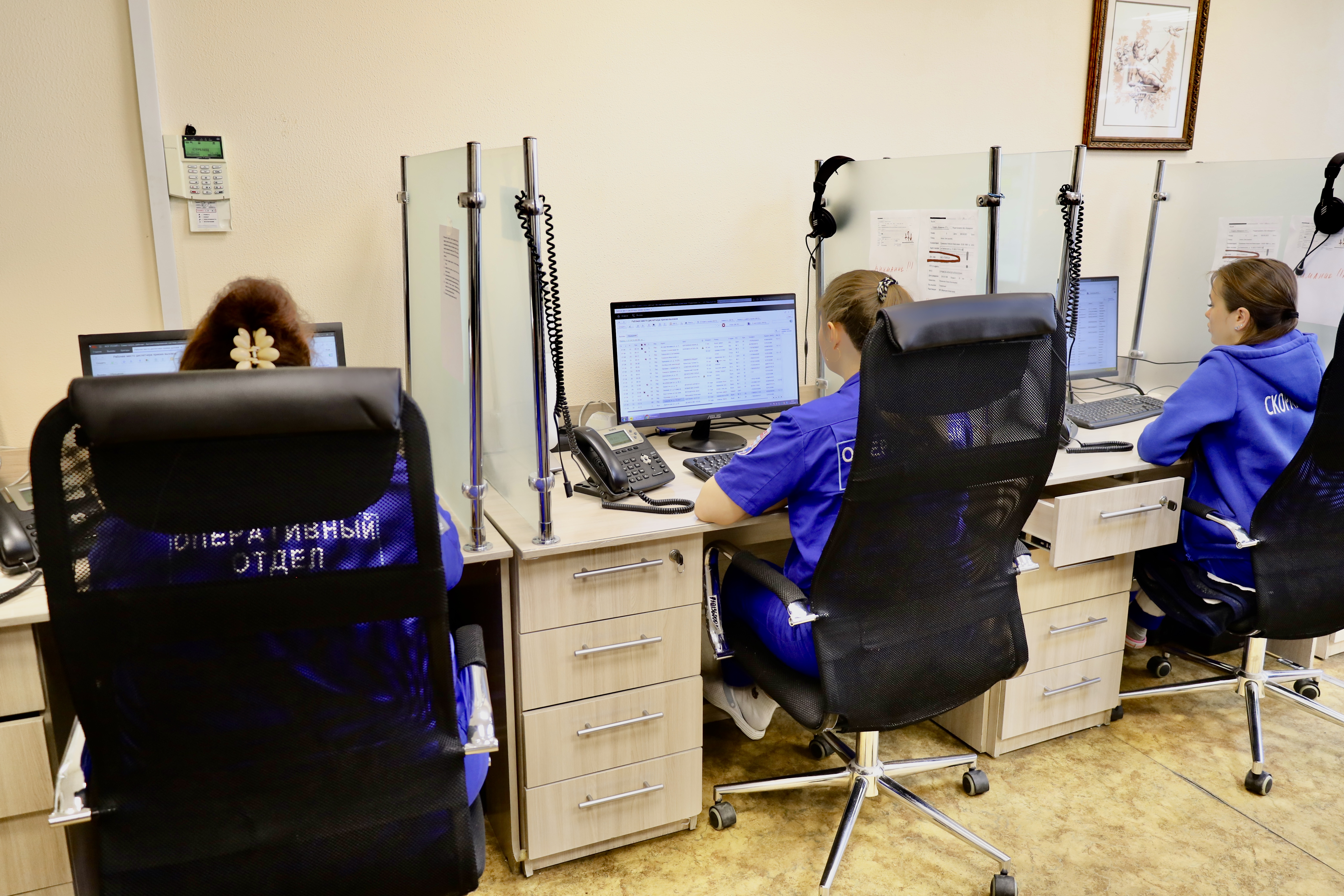 Люди особой закалки: специалисты скорой помощи отмечают профессиональный праздник