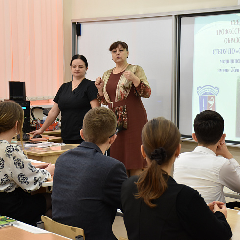 «Хочу, как ты»: для севастопольских школьников прошел урок профориентации медицинских профессий