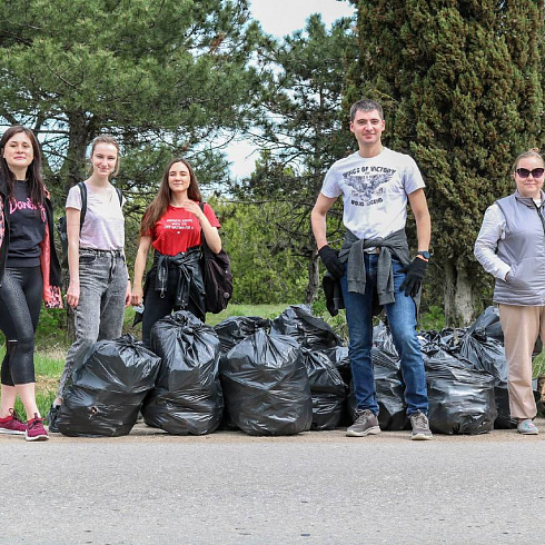 Сотрудники здравоохранения за чистый город!