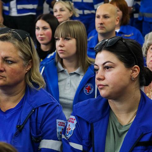 Люди особой закалки: специалисты скорой помощи отмечают профессиональный праздник