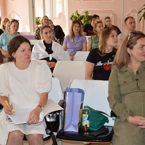 В Севастополе прошла встреча с будущими мамами, посвящённая Дню беременных