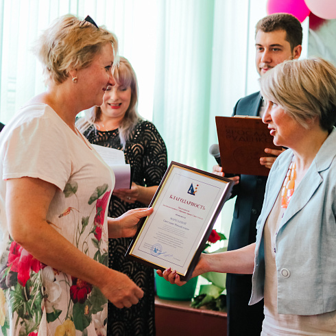 В преддверии Дня медицинского работника в Городских больницах № 9 и № 4 прошли торжественные собрания